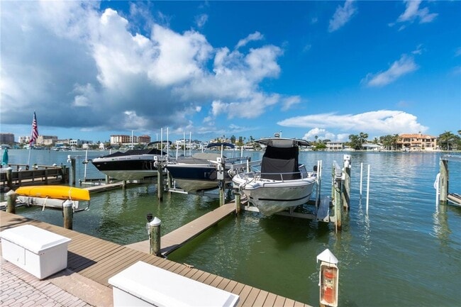 Building Photo - 700 Island Way