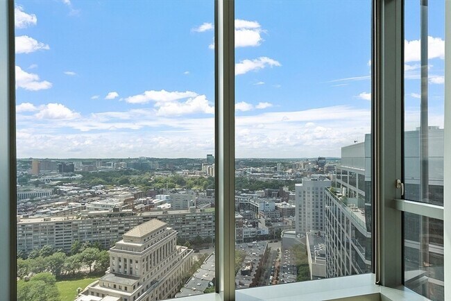 Building Photo - 1 Dalton St