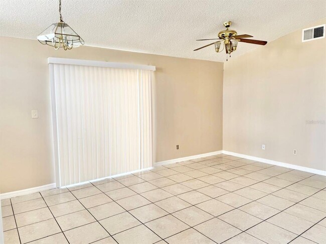 Building Photo - 2414 Harbor Town Dr