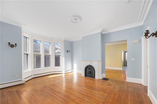 Building Photo - 89 Oak St