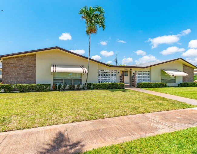 Building Photo - 555 S Luna Ct Hollywood, FL 33021