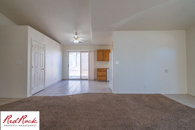 Building Photo - 2620 E 700 N