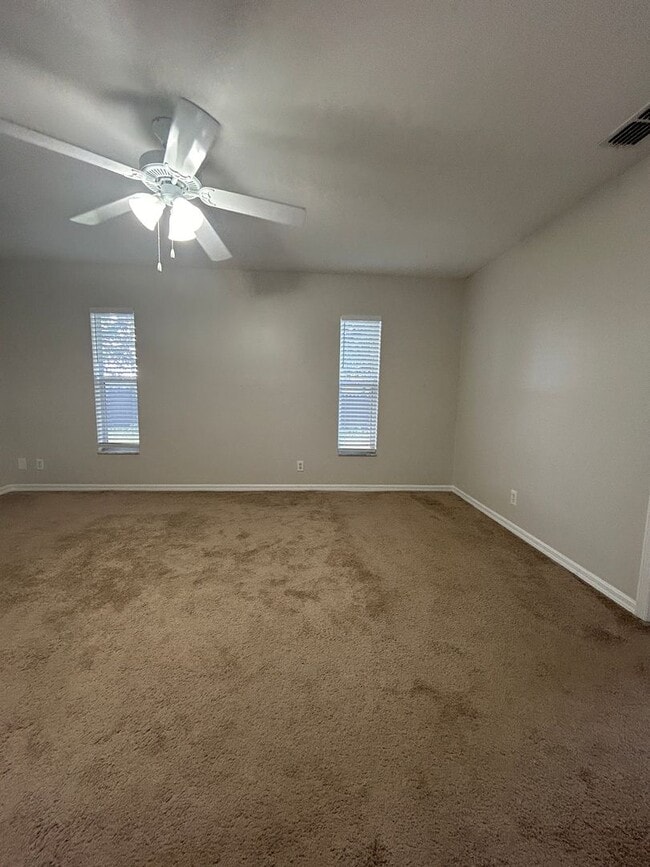 Building Photo - 3 Bedroom 2 Bath 2 Car Garage In Cape Coral!