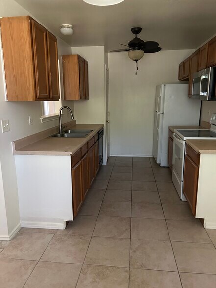 Building Photo - 3505 Northcrest Dr