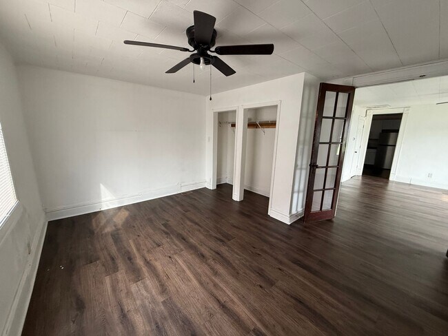 Building Photo - House for Rent