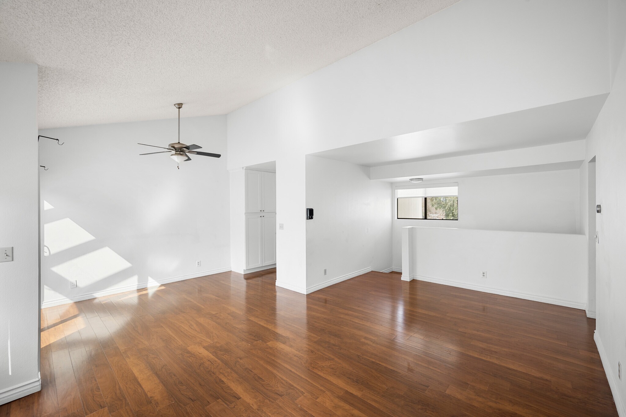 Building Photo - 10475 Newhome Ave