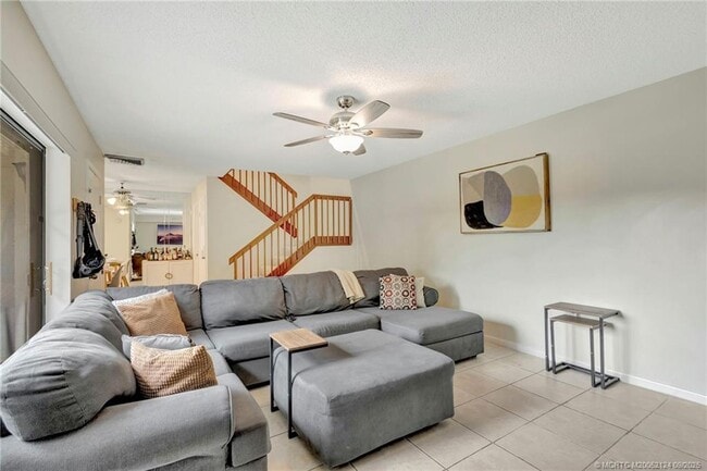 Building Photo - 2930 SW Sunset Trace Cir