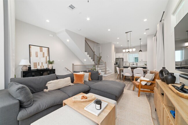 Building Photo - 3705 Creekmont Grn Ln