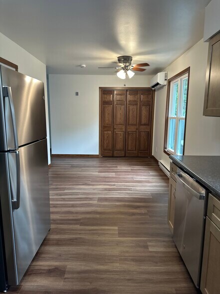 Building Photo - 5705 Moyer Ave