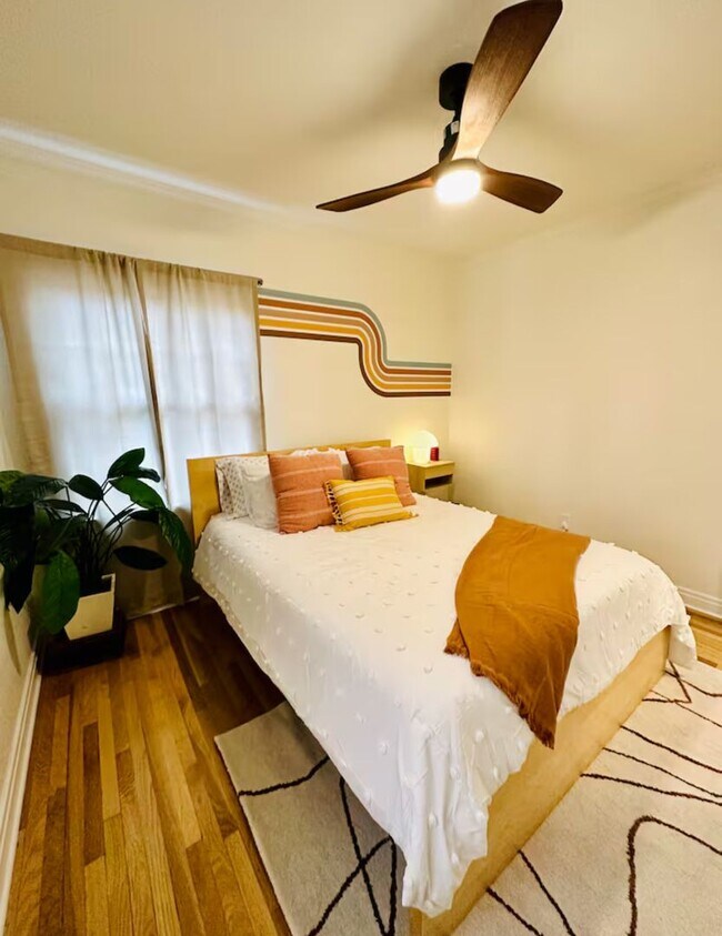 Building Photo - Midtown Gorgeous Home on Large Lot