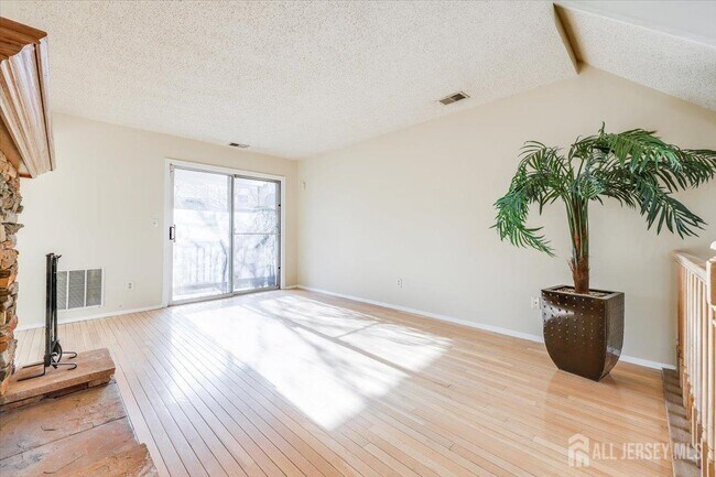 Building Photo - 54 Tanglewood Ct