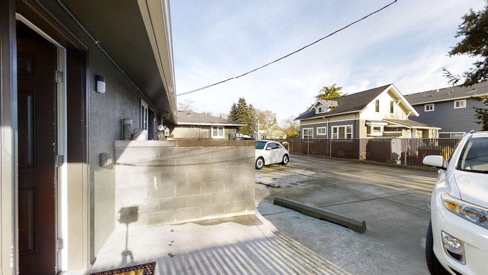 Reserved Parking Space - 318 120th St S