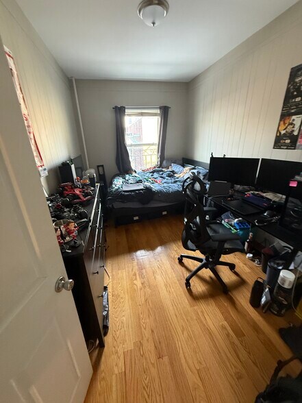 Building Photo - 8 Aberdeen St