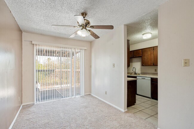 Building Photo - 221 Mary Lou Dr