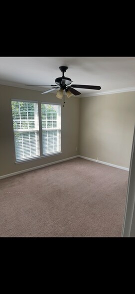 Building Photo - Room in Townhome on Reese Blvd W