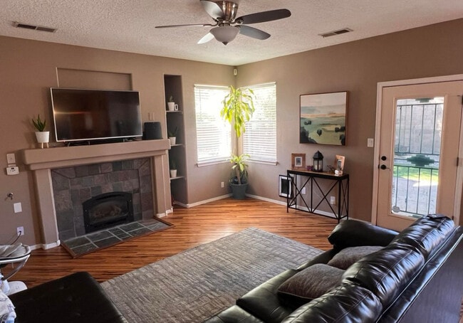 Building Photo - 4315 Rancho Redondo NW
