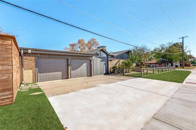 Building Photo - 611 W Sycamore St