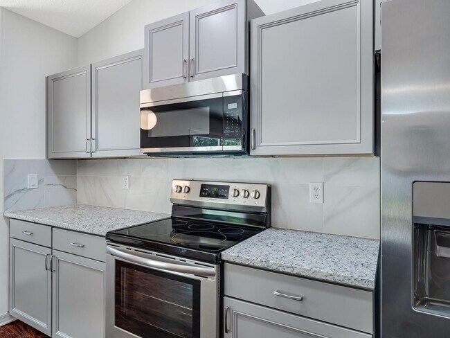 Building Photo - 91 Pebble Beach Dr