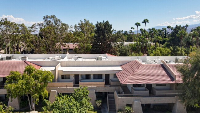 Building Photo - 2820 N Arcadia Ct