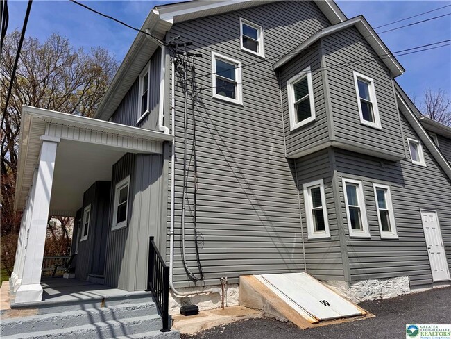 Building Photo - 5880 Sullivan Trail