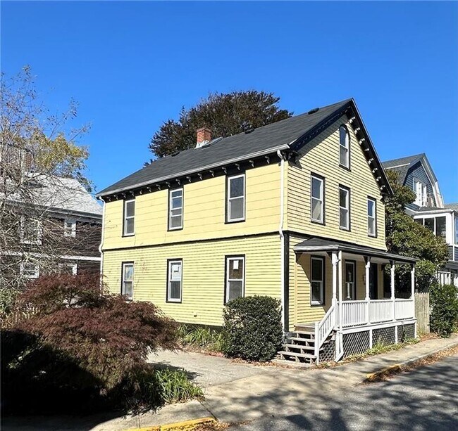 Building Photo - 5-25 Calvert St