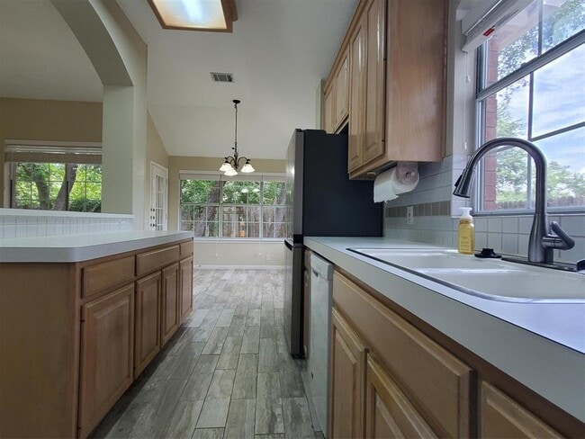 Building Photo - 11000 Rio Vista Dr