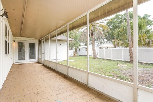 Building Photo - 208 Brittany Ave