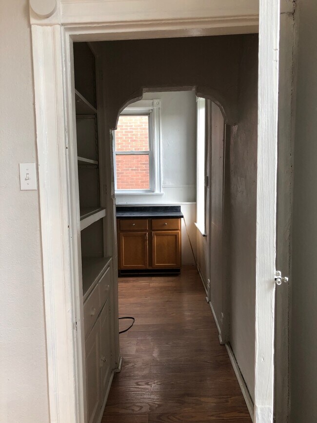 Building Photo - 2809 Sidney St