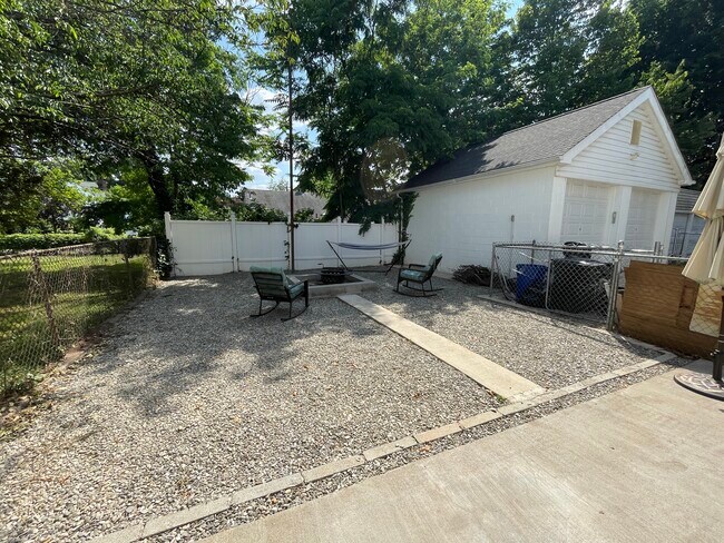 Building Photo - 38 Duke St