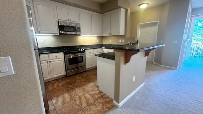 Building Photo - The Courtyards at Dublin Ranch Stunning Townhouse 3BD/2.5BA Spacious Floor Plan