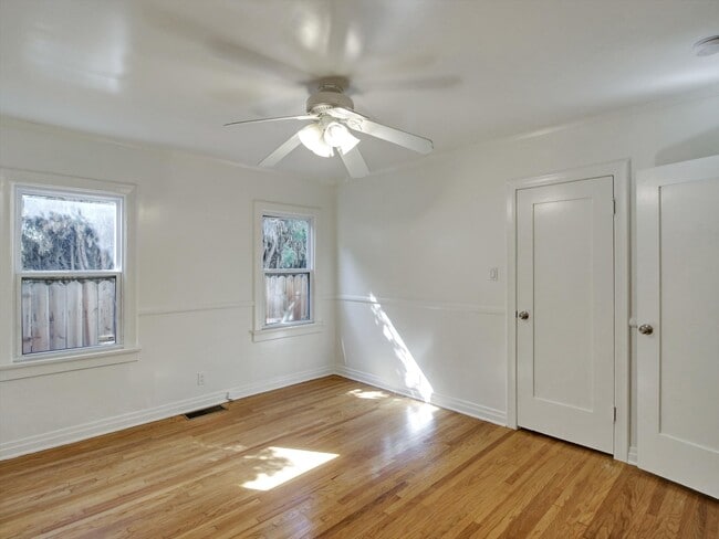 Building Photo - 203 S Stanley Dr