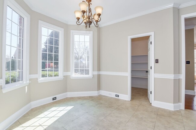 Building Photo - Large 3 Story Home in Evans!