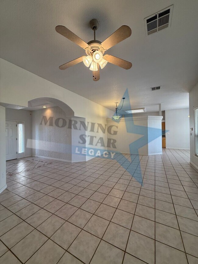 Building Photo - Spacious 3-Bedroom Home Off Roadrunner!