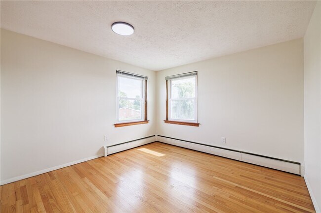 Building Photo - 5095 Emerson Rd