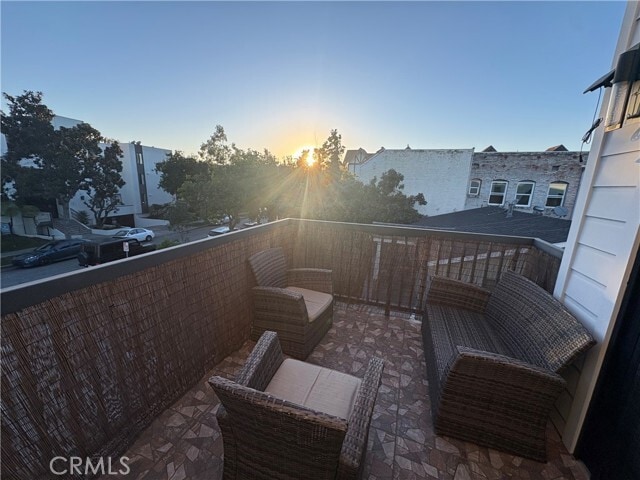 Building Photo - 117 W Chestnut St