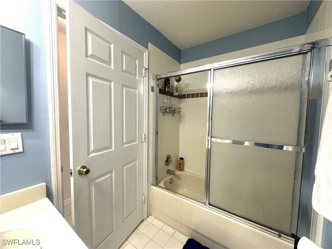 Building Photo - 6880 Huntington Lakes Cir