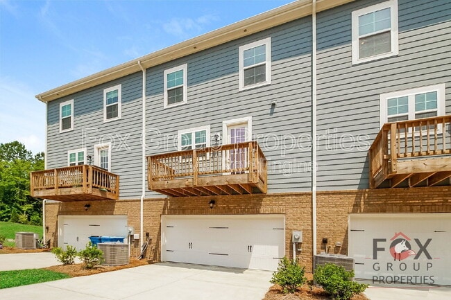 Building Photo - 7109 Brookview Ln