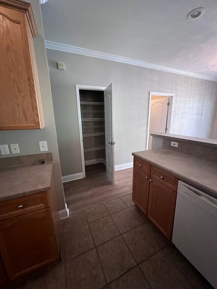 Building Photo - 1618 Professional Pkwy