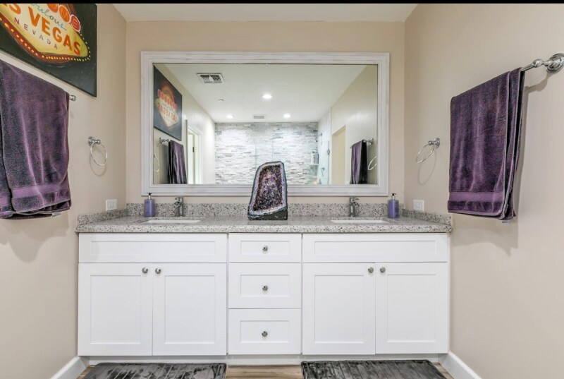 Building Photo - 7114 E Orange Blossom Ln