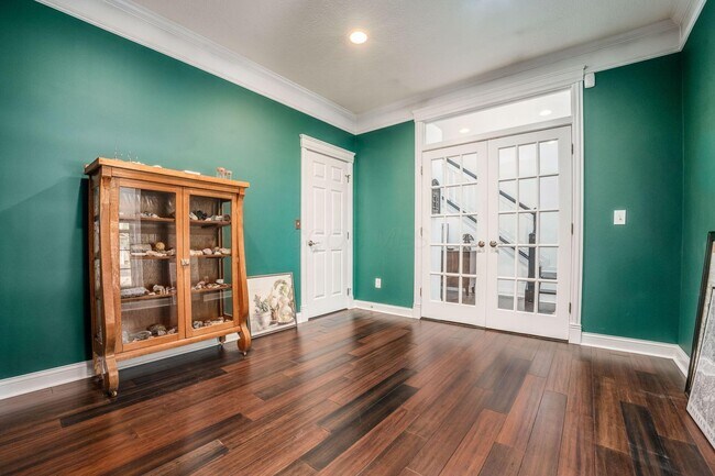 Building Photo - 7179 Fernridge Dr