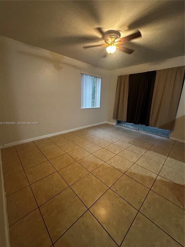 Building Photo - 2818 SE 15th Rd