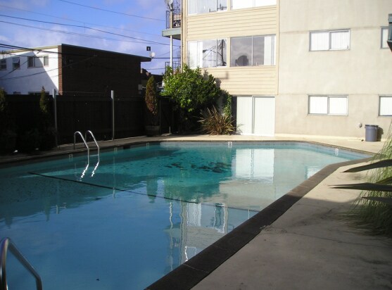 Pool - Corona Apartments
