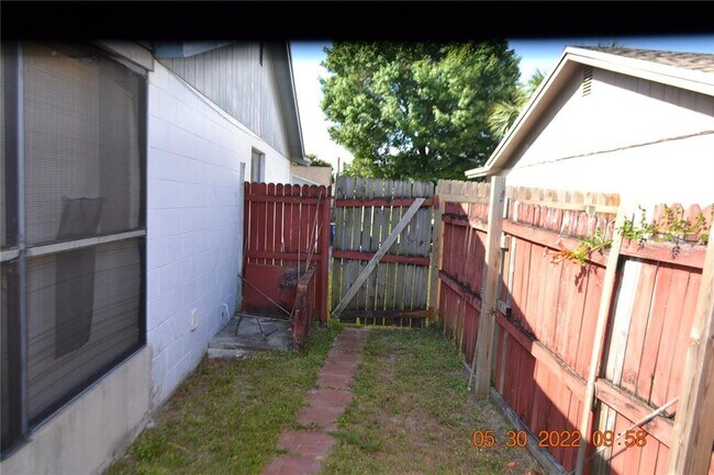 Building Photo - 9203 Roundwood Ct