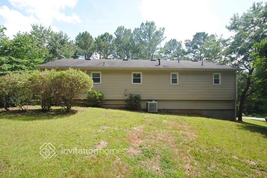 Building Photo - 266 Farm Ridge Dr NE
