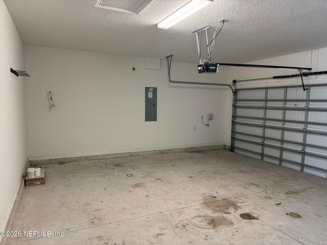 Building Photo - 236 Hawthorn Pk Cir