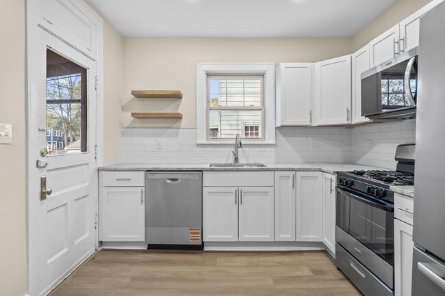 Building Photo - 263 Crestview Rd