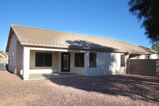 Building Photo - 15821 W Tara Ln