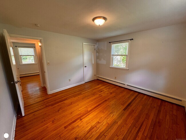 Building Photo - 34 Maple Ave