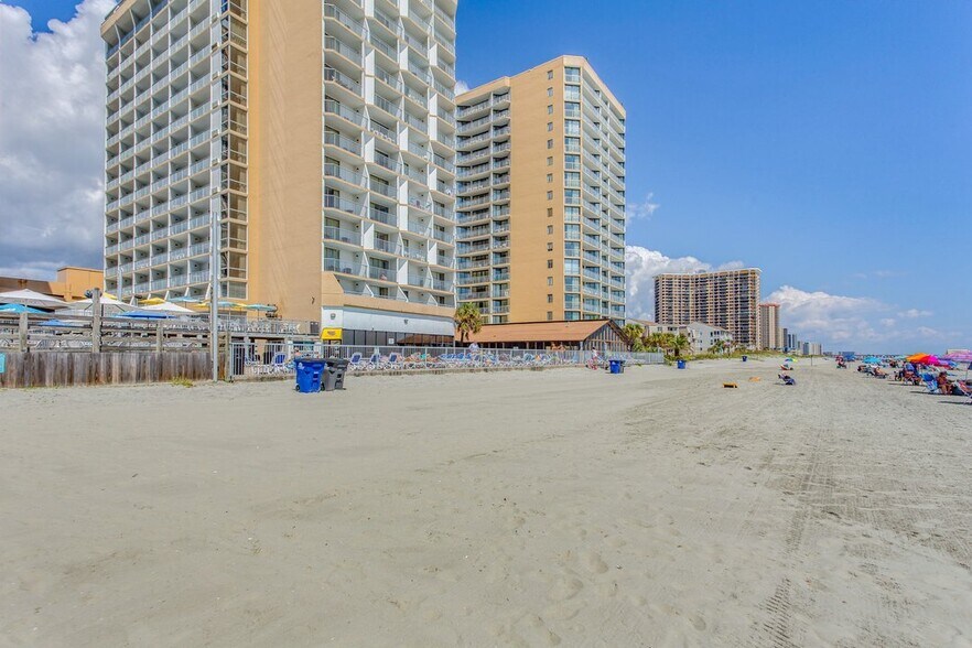 Building Photo - 9550 Shore Dr