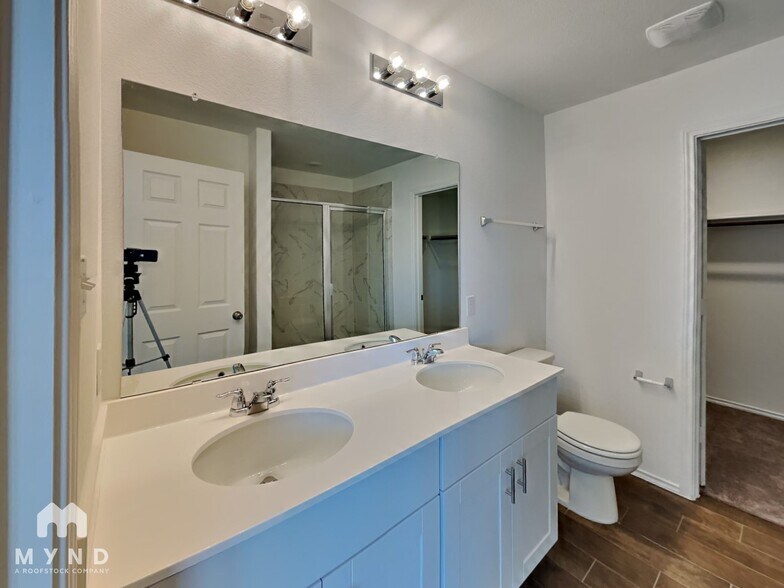 Building Photo - 332 Redonda Dr